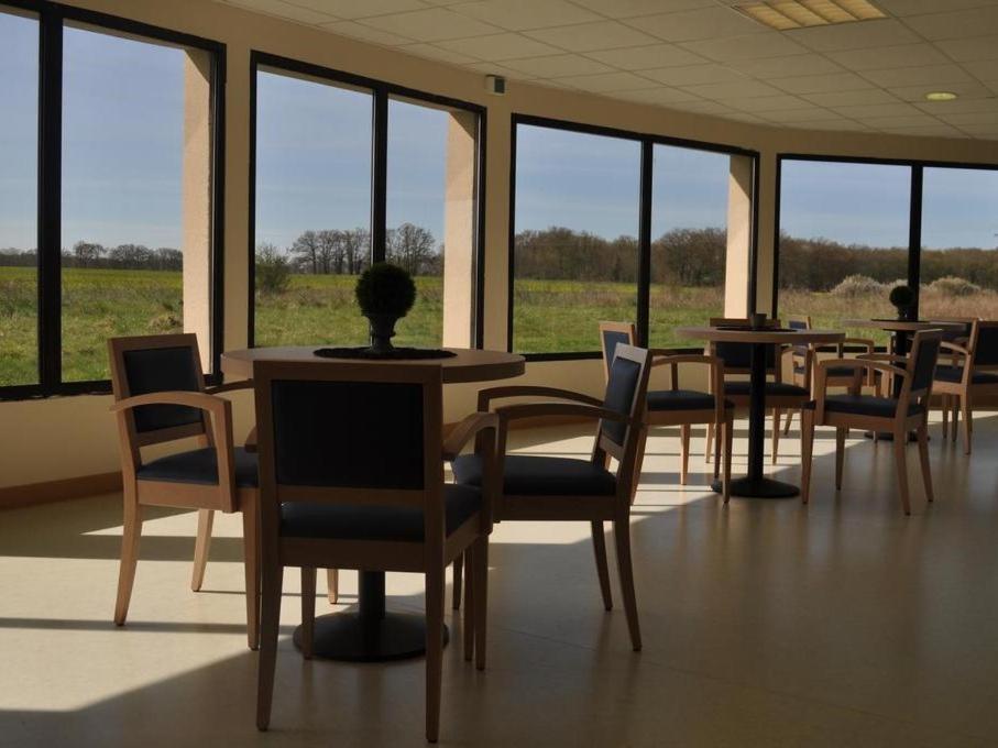 Cintray Parc Residence Breteuil-sur-Iton Екстериор снимка