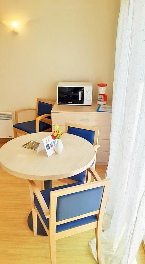 Cintray Parc Residence Breteuil-sur-Iton Екстериор снимка