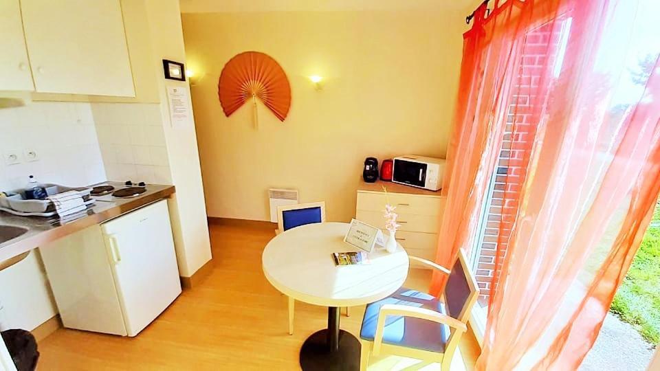 Cintray Parc Residence Breteuil-sur-Iton Екстериор снимка